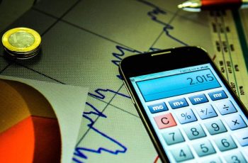 Prévia da inflação oficial no País, o IPCA-15 saiu de uma elevação de 0,33%, em julho, para deflação de 0,14% em agosto