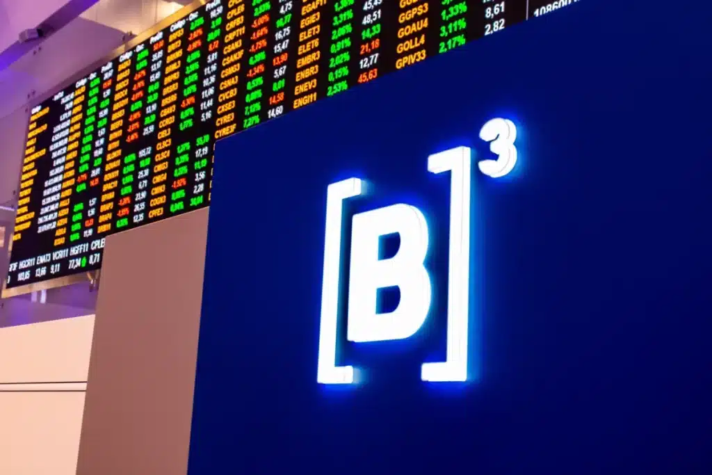 Ibovespa futuro cai com prisão domiciliar de Bolsonaro; dólar a R$ 5,51