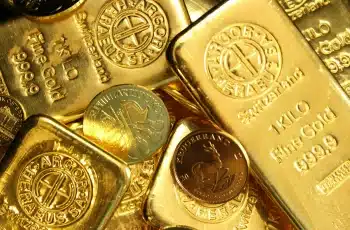 Ouro fecha em alta de mais de 1% e bate novo recorde histórico
