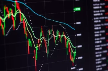 Ibovespa fecha em alta e se aproxima de nova máxima histórica com otimismo externo