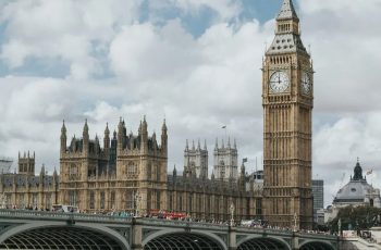 Taxa de desemprego no Reino Unido se mantém em 4,7%