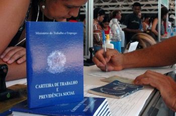 Taxa de desemprego em julho é a mais baixa da série iniciada em 2012, aponta IBGE