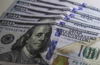 Moeda norte-americana registrou o menor valor de fechamento desde 7 de junho de 2024  -  (crédito: Valter Campanato/Agência Brasil)