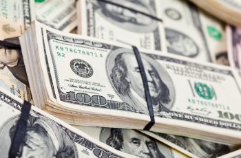 Sem fundamentos no Brasil, preço do dólar segue em queda e pode cair mais