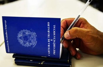 O trimestre foi marcado também pelo recorde no número de trabalhadores com carteira assinada, 39,1 milhões