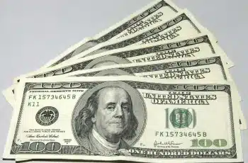 Dólar fecha em alta moderada e ultrapassa R$ 5,30