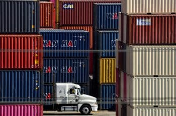 Brasil dribla tarifaço de Trump e bate recorde na balança comercial