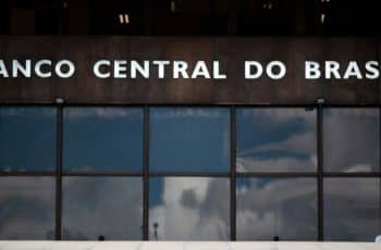 Déficit primário de 2025 passa de 0,52% para 0,51% do PIB, projeta Focus