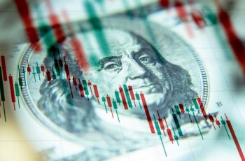 Dólar fecha em queda e atinge menor valor desde junho