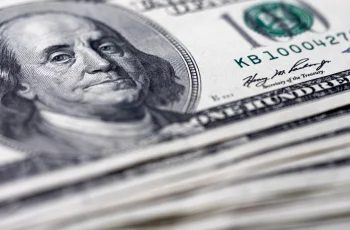 Dólar tem leve alta em meio à expectativa por decisões de juros do Fed e do Copom
