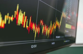 Ibovespa perde 0,61%; Petrobras (PETR3) segura a perda