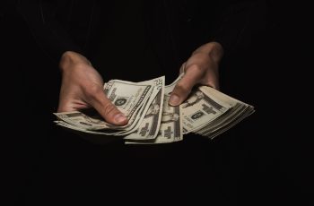 Dólar fecha em queda e Bolsa sobe; confira os detalhes