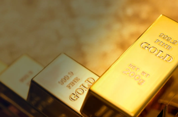 OURO FECHA EM ALTA E RENOVA RECORDE EM MEIO A FALAS DO FED E DÓLAR FRACO
