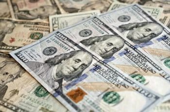 Medo de recessão impulsiona queda do dólar e dos juros