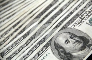Dólar cai quase 2% em setembro e moeda já acumula queda de dois dígitos no ano | Moedas e Juros