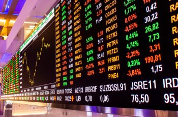 Ibovespa fecha em alta em meio a balanço de forças entre Petrobras, Eletrobras e setor financeiro