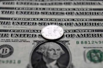 Dólar fecha em alta de 0,40% com sinalização de postura mais cautelosa do Fed