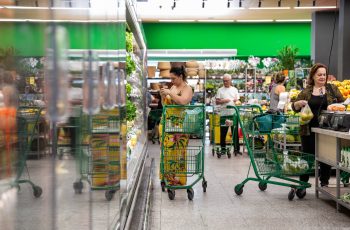 Boletim Focus: Economistas reduzem previsão da inflação - 13/10/2025 - Mercado