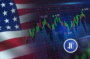 Dólar fecha estável, e Bolsa bate novo recorde com dados de emprego do Brasil em foco