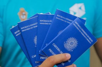 Brasil cria 213 mil empregos formais em setembro, segundo dados do Caged 8 Criação de empregos formais no Brasil cai 15% em setembro, aponta Caged