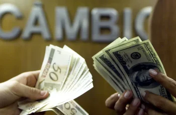 Dólar fecha em queda após conversa entre Lula e Trump; bolsa recua com realização de lucros