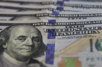 Dólar encerra em alta de 0,13%, cotado a R$ 5,3969 10 Dólar sobe para R$ 5,39 com pacote fiscal do governo em foco