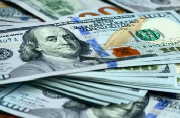 Dólar recua com cautela fiscal e paralisação nos EUA; Ibovespa fecha em queda