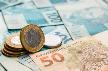 IPCA-15 desacelera para 0,18% em outubro, abaixo da expectativa de 0,24% do mercado, segundo IBGE 6 Prévia da inflação: IPCA-15 desacelera e marca 0,18% em outubro