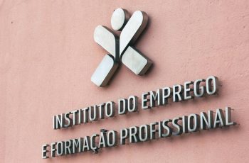 Taxa de desemprego desce para 6,1% em agosto