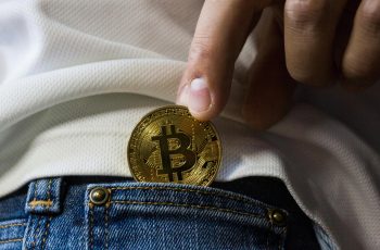 Bitcoin volta a subir e se aproxima novamente do recorde