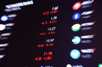 Ibovespa sobe impulsionado por exterior positivo após abertura “vacilante”
