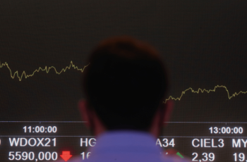 Ibovespa ignora queda em NY e sobe para 142 mil pontos com ações de 1ª linha