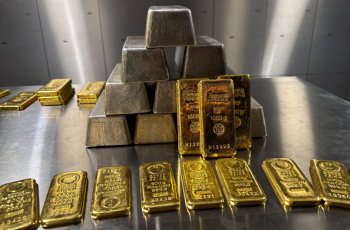 Ouro fecha em alta de 3% devido a tensões comerciais e geopolíticas