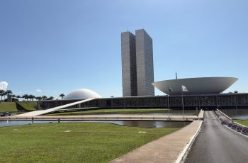 Petróleo Brent avança 0,08% e fecha a US$ 64,37 por barril 5 Congresso aprova reforma com medidas que desagradam petróleo