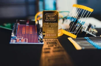 Ouro fecha em alta de 1% e supera US$ 4.200 pela primeira vez na história