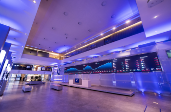 Petróleo Brent avança 5,29% e fecha a US$ 65,90 por barril; WTI sobe 5,61% a US$ 61,70 8 Mercados nesta quinta, petróleo salta, notícia da Raízen, Klabin, Assaí, Copel, Sanepar e de outras companhias