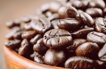 Café arábica atinge US$ 4,10 com queda nos estoques brasileiros