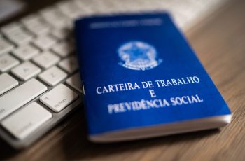 Santa Catarina cria 83,8 mil vagas formais em 2025 e mantém menor taxa de desemprego do país