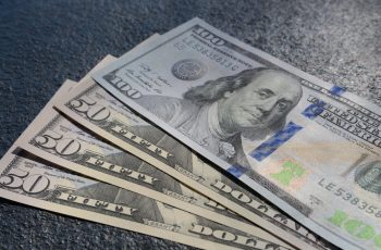 Dólar recua 0,03% e fecha a R$ 5,3567 na quarta-feira (29) 4 Dólar Hoje: Decisões de política monetária e reunião entre Trump e Xi Jinping