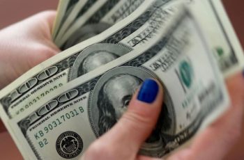 Dólar no fim de 2025 continua em R$ 5,45, projeta Focus
