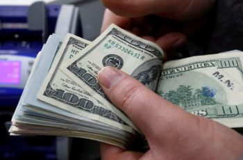 Dólar fecha em alta ante o real após aceleração das cotações no exterior
