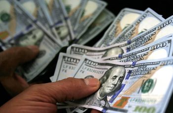 Dólar recua e fecha a R$ 5,371, menor valor em 11 dias 11 Dólar fecha abaixo de R$ 5,40 pela primeira vez em 11 dias