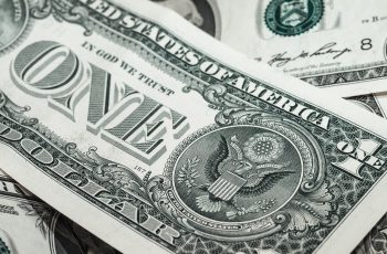 Dólar fecha em alta e Bolsa mantém estabilidade