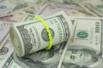 Economista-chefe do Bradesco diz que a cotação do dólar deve ficar mais próxima de R$ 5 do que de R$ 5,50 nos próximos meses