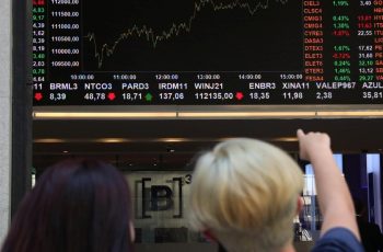 Mais uma sessão de recordes: Ibovespa registra a 15ª alta seguida e bate os 158 mil pontos