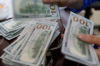 Dólar avança frente ao real em dia de expectativa por dados dos EUA