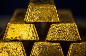 Ouro fecha em queda após dados inconclusivos para consolidação da aposta para Fed