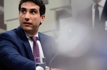 Selic deve permanecer em 15% ao ano até o fim de 2025, segundo economista da Fiesp 2 Quando o Banco Central deve fazer cortes na Selic e qual será o tom da ata do Copom