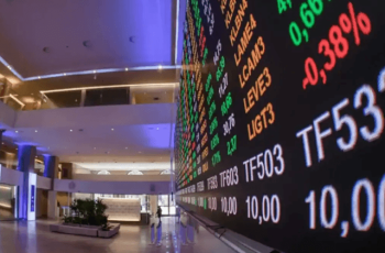 Ibovespa fecha aos 154.063 pontos, com alta de 0,47% e 13 recordes consecutivos 4 Ibovespa tem 10º recorde seguido e fica acima de 154 mil pontos; dólar cai a R$ 5,33