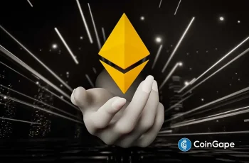 Ilustração 3D mostrando o logo dourado do Ethereum flutuando sobre uma mão aberta com efeito de luz radiante ao fundo.